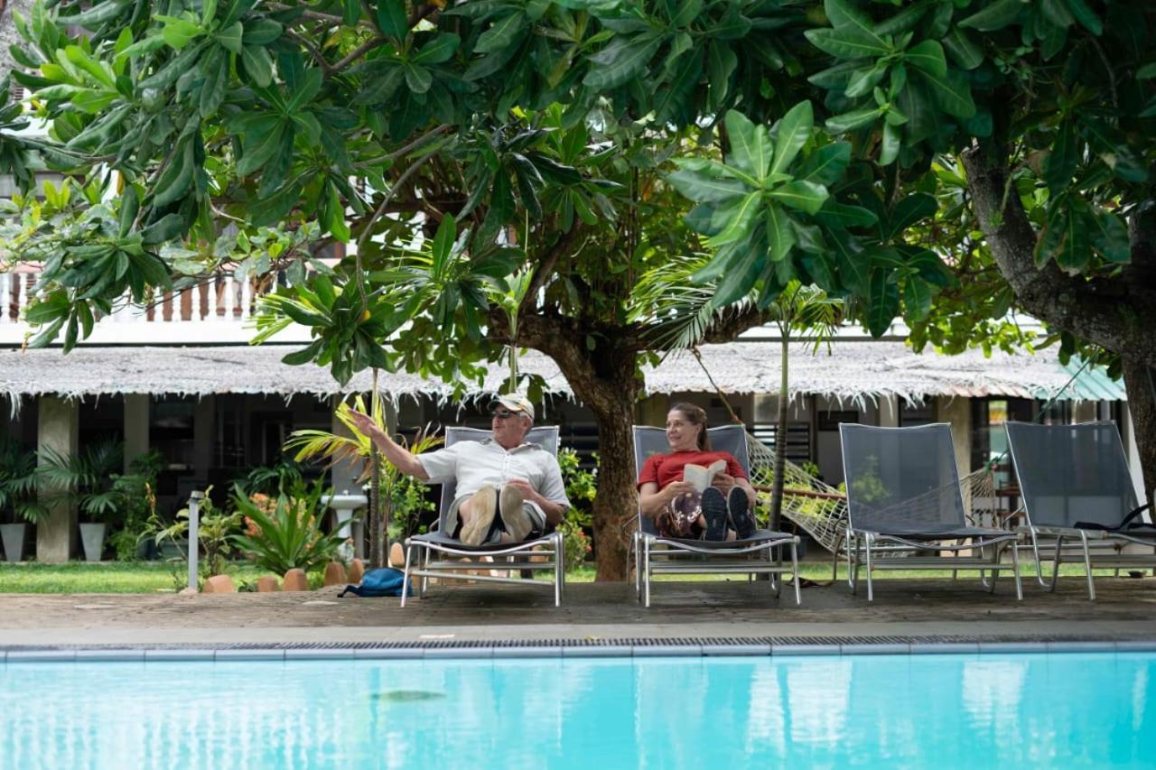 Topaz Beach Hotel Negombo Exteriör bild