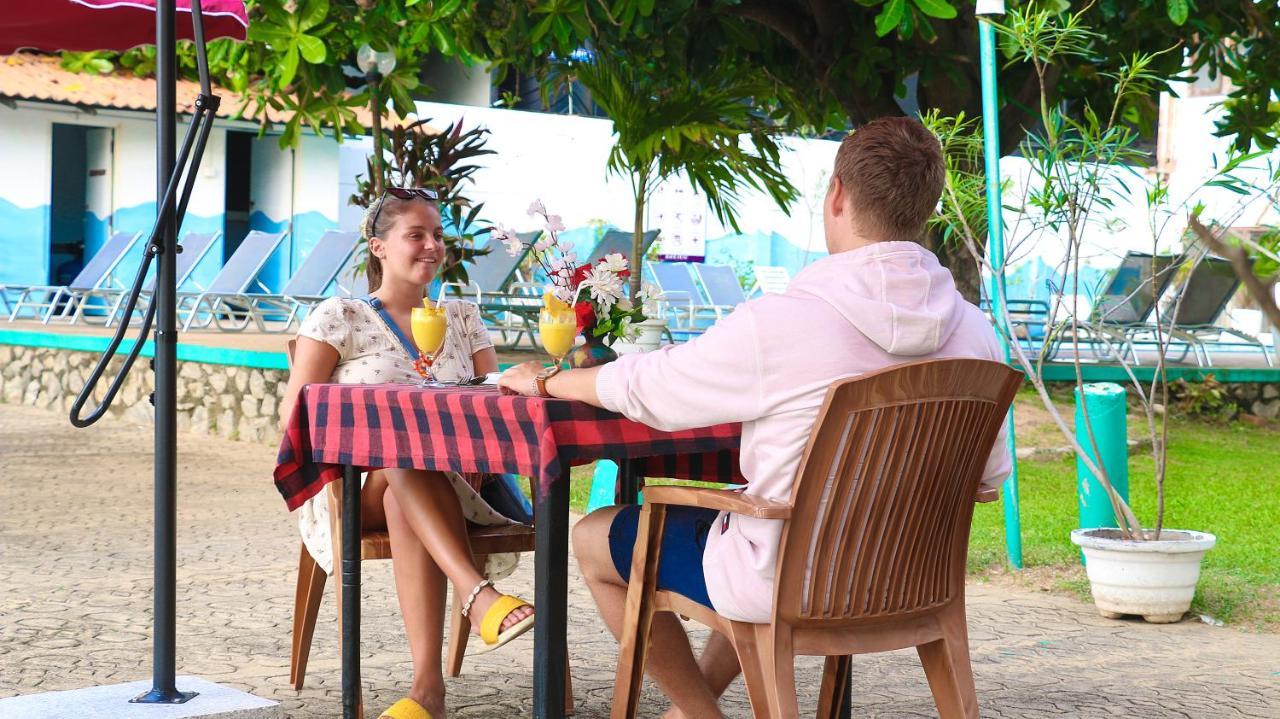 Topaz Beach Hotel Negombo Exteriör bild