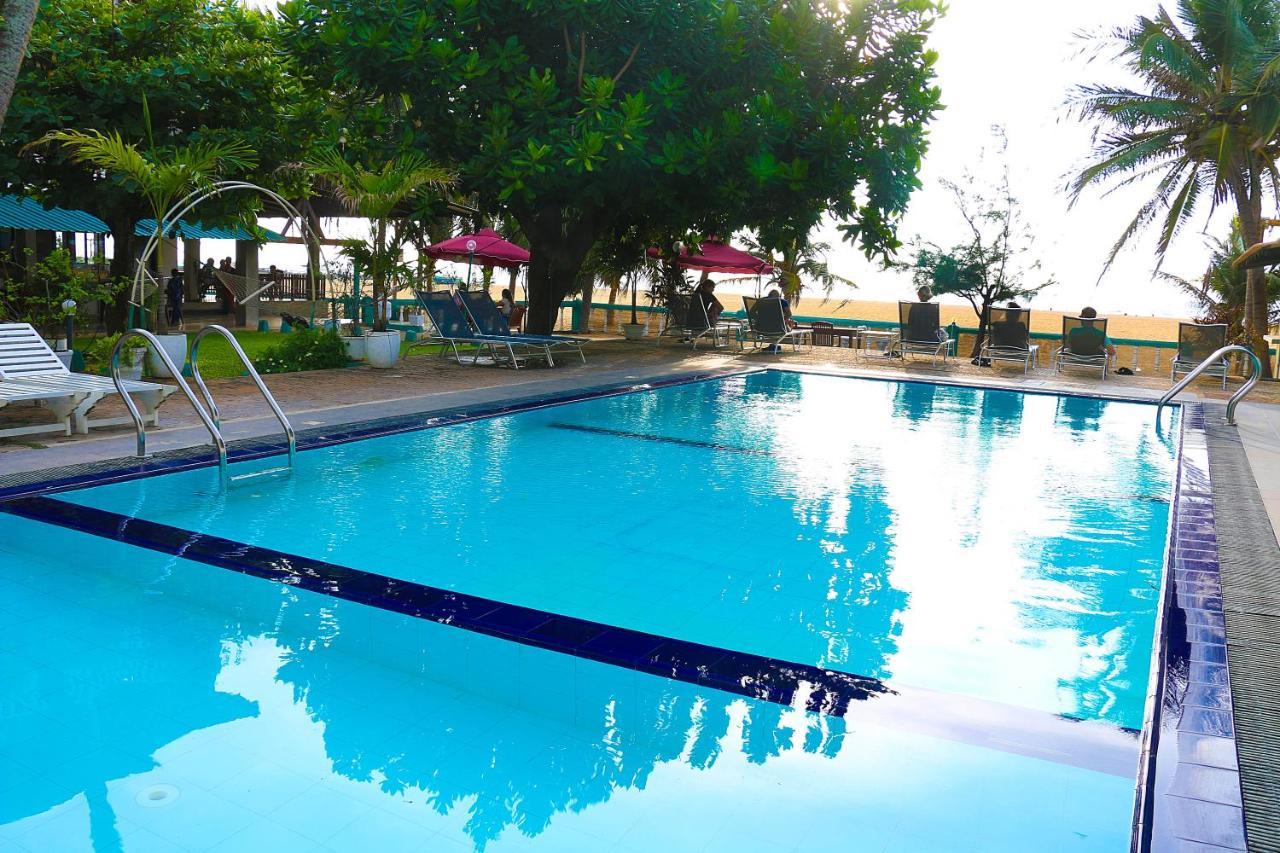 Topaz Beach Hotel Negombo Exteriör bild